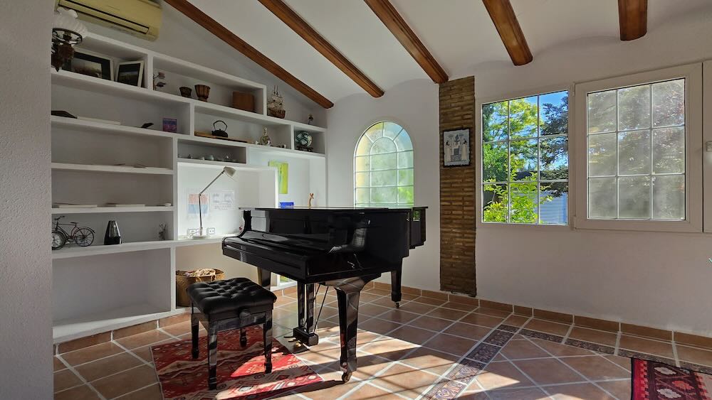 Property 2499 - Image 39